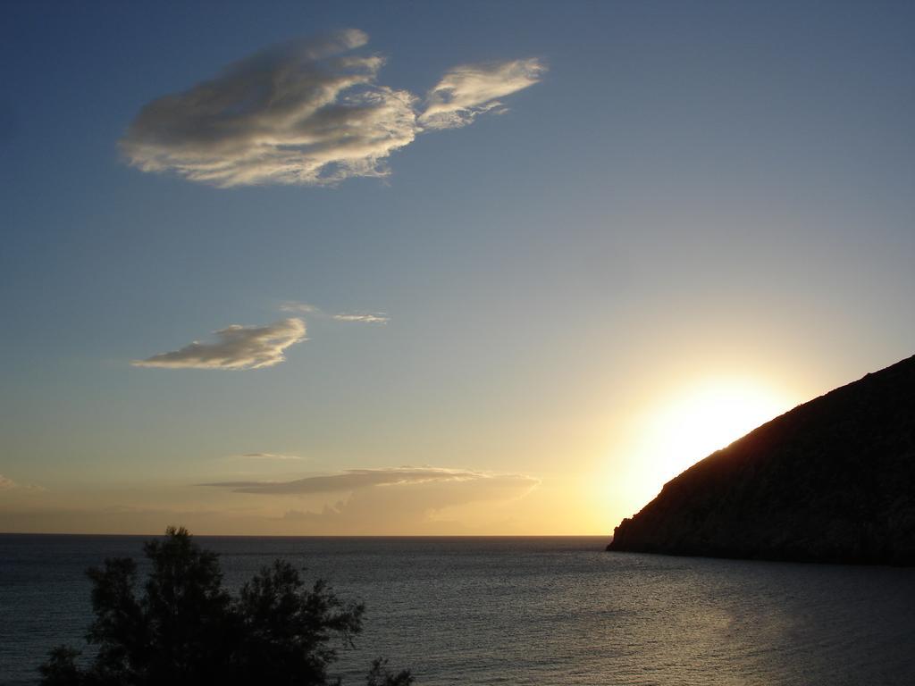 Kouros Hotel Apollon  Buitenkant foto