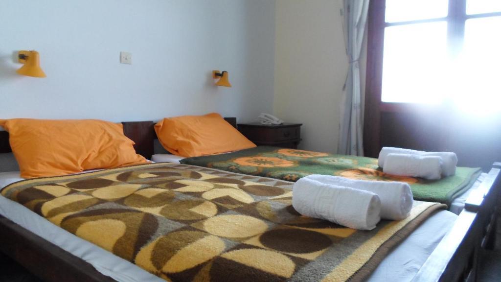Kouros Hotel Apollon  Buitenkant foto