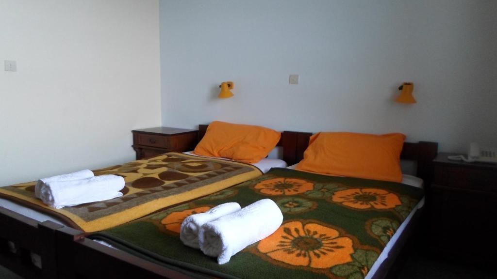 Kouros Hotel Apollon  Buitenkant foto